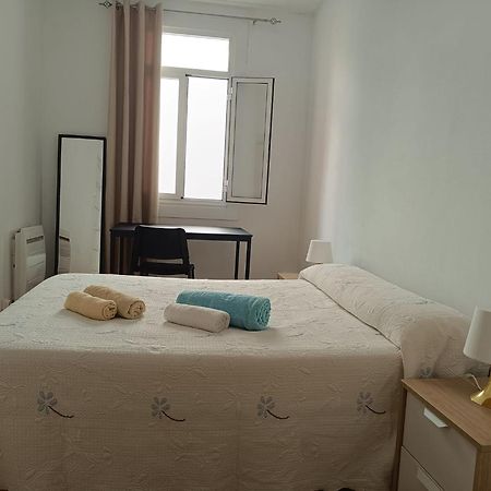 Piso Antiguo, Muebles Viejos, Muy Sencillo, Alquilado En Invierno A Estudiantes, Sin Ascensor, Cocina Antigua A Gas, Edificio Muy Antiguo Apartman A Coruña Kültér fotó