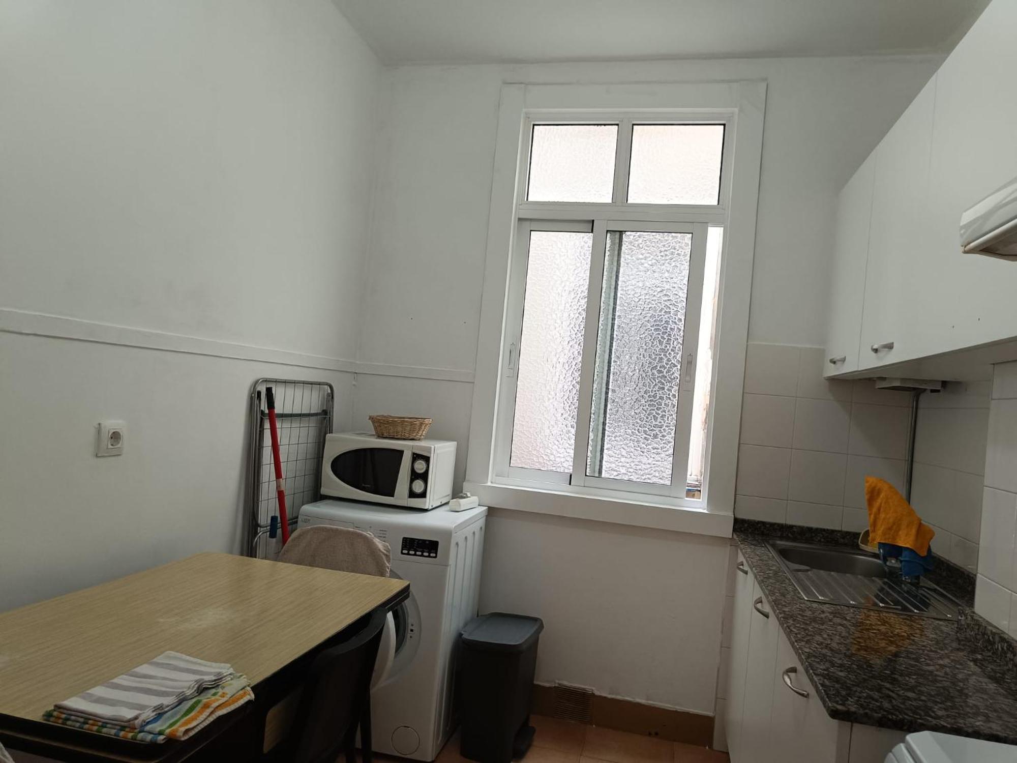 Piso Antiguo, Muebles Viejos, Muy Sencillo, Alquilado En Invierno A Estudiantes, Sin Ascensor, Cocina Antigua A Gas, Edificio Muy Antiguo Apartman A Coruña Kültér fotó