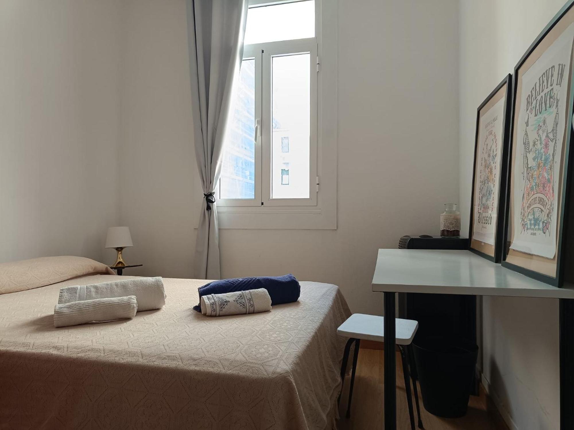 Piso Antiguo, Muebles Viejos, Muy Sencillo, Alquilado En Invierno A Estudiantes, Sin Ascensor, Cocina Antigua A Gas, Edificio Muy Antiguo Apartman A Coruña Kültér fotó